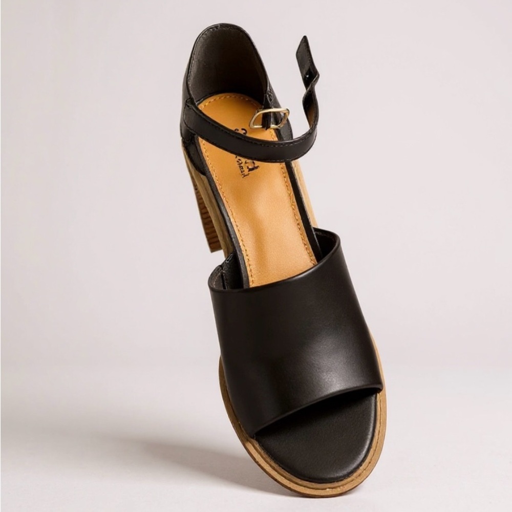 👡 Jayden Sandals by a.n.a | Size 9 | Water-Resistant + Stacked Heel - Picture 2 of 7